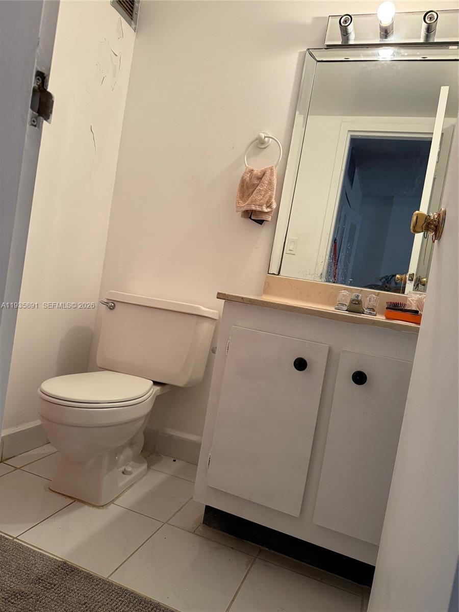 16909 North Bay Road, Unit 602 Sunny Isles Beach, FL 33160 - Photo 7 of 24