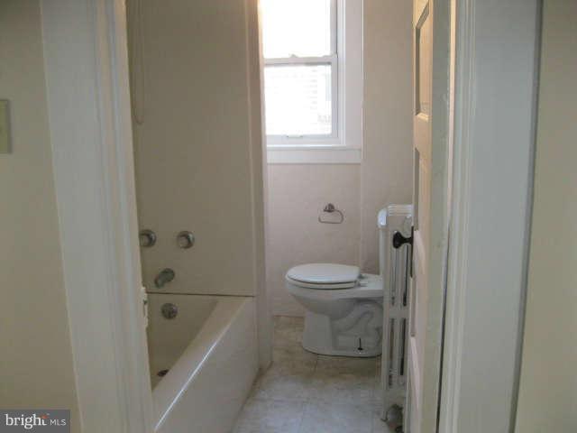6763 Woodley Road Baltimore, MD 21222 - Photo 7 of 17 Bath