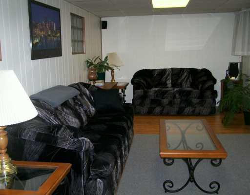 214 McClelland Road Canonsburg, PA 15317 - Photo 7 of 8 Gallery Image 7