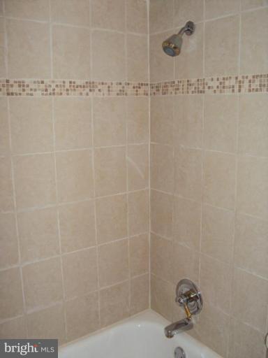 11220 Chestnut Grove Square, Unit 121 Reston, VA 20190 - Photo 14 of 18 Master Bath #2