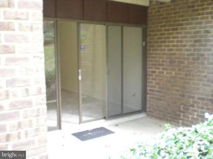 11220 Chestnut Grove Square, Unit 121 Reston, VA 20190 - Photo 17 of 18 Patio