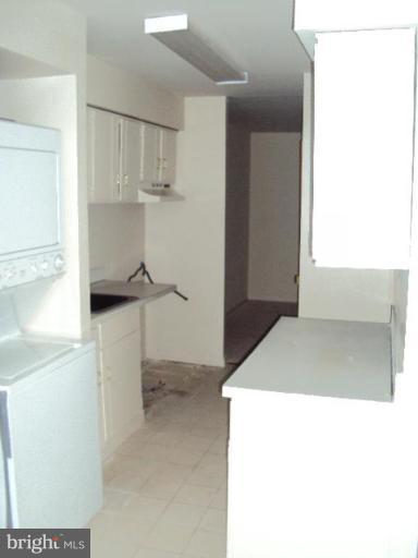 11220 Chestnut Grove Square, Unit 121 Reston, VA 20190 - Photo 8 of 18 Apartment Kitchen