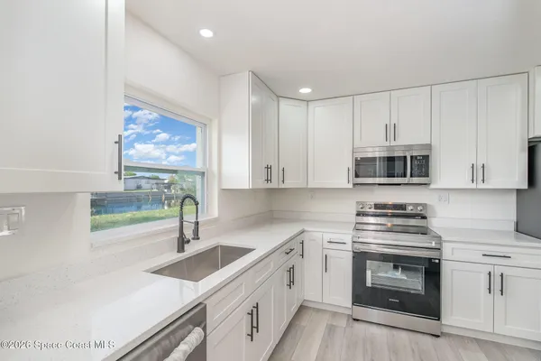 $2,600 | 320 Alabama Avenue, Merritt Island, FL 32953