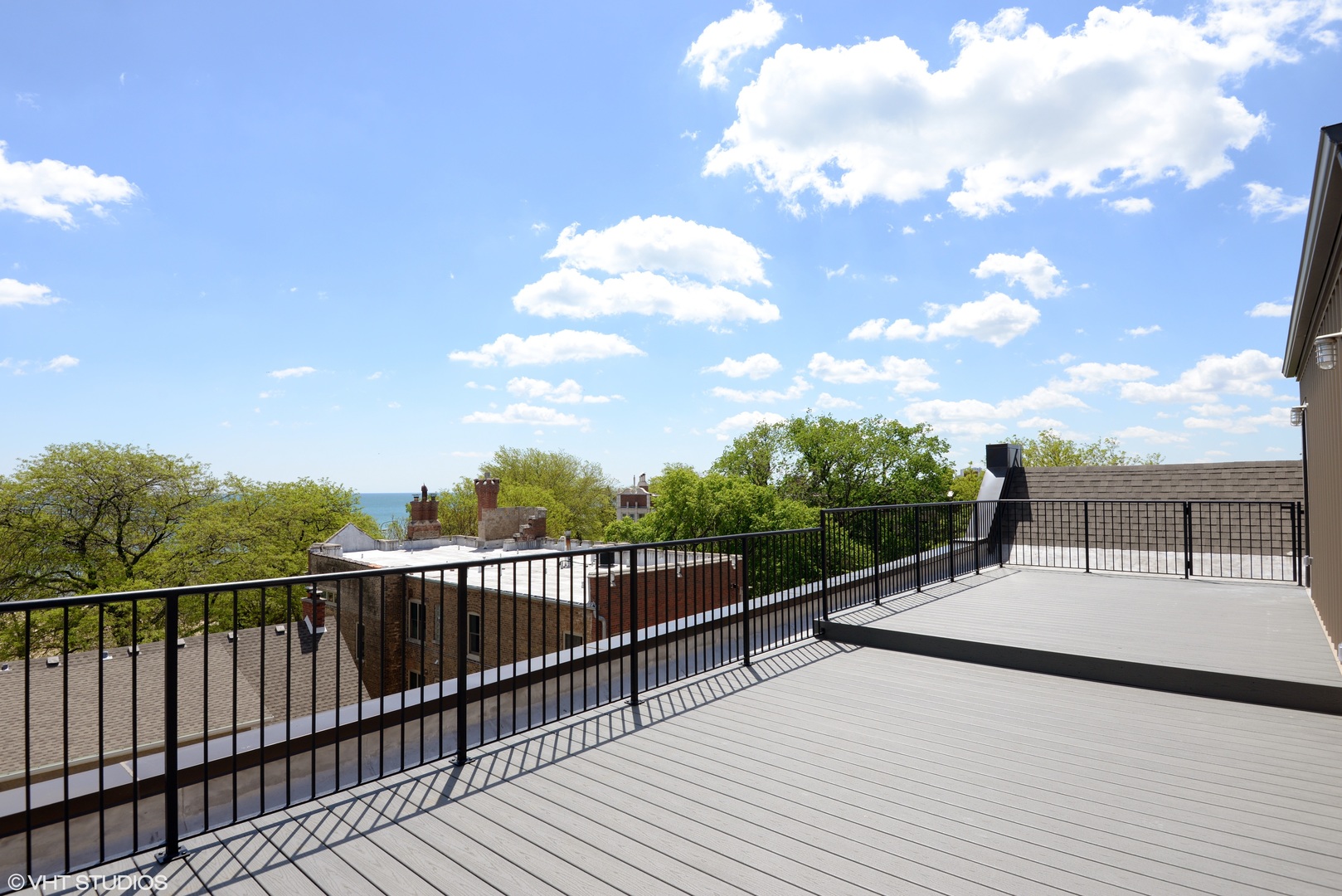 493 Sheridan Road, Unit 402 Evanston, IL 60202 - Photo 9 of 9 a view of a terrace