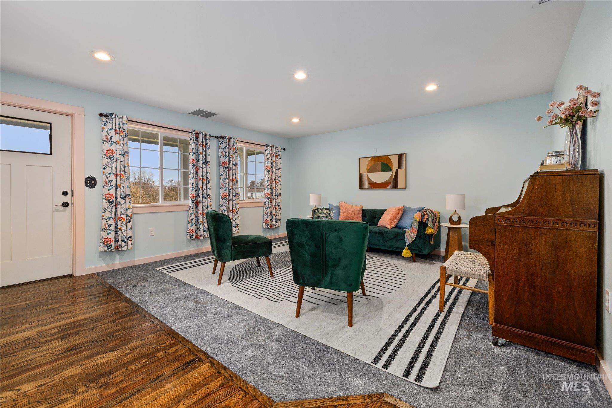 29410 Pearl Road Parma, ID 83660 - Photo 13 of 50 Living room with recessed lighting and wood finished floors
