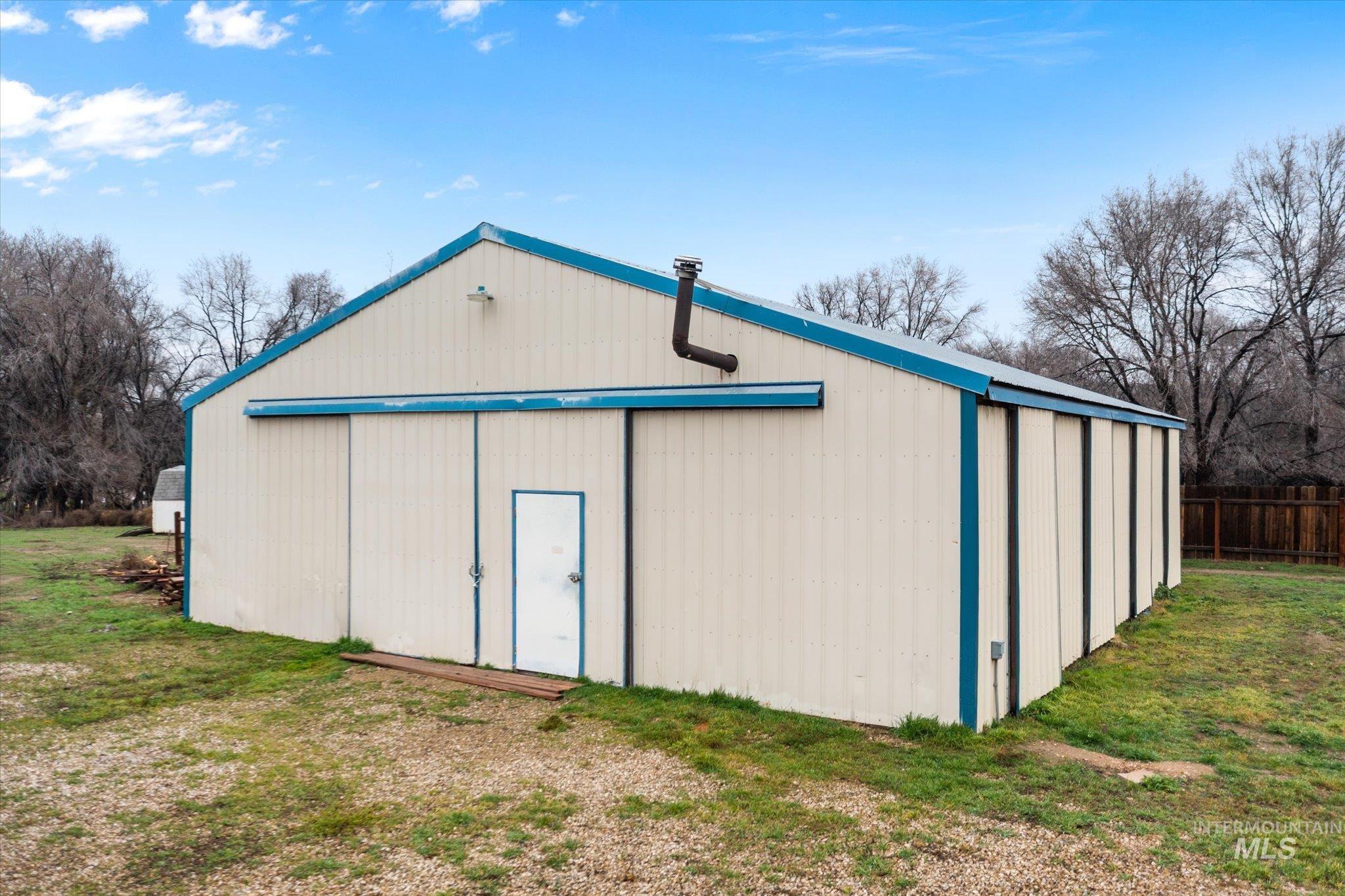 29410 Pearl Road Parma, ID 83660 - Photo 5 of 50 View of pole building