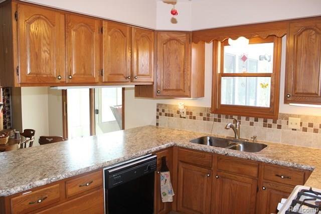 5211 Fitzgerald Road St. Clair, MI 48079 - Photo 5 of 27 IMG_8775.JPG