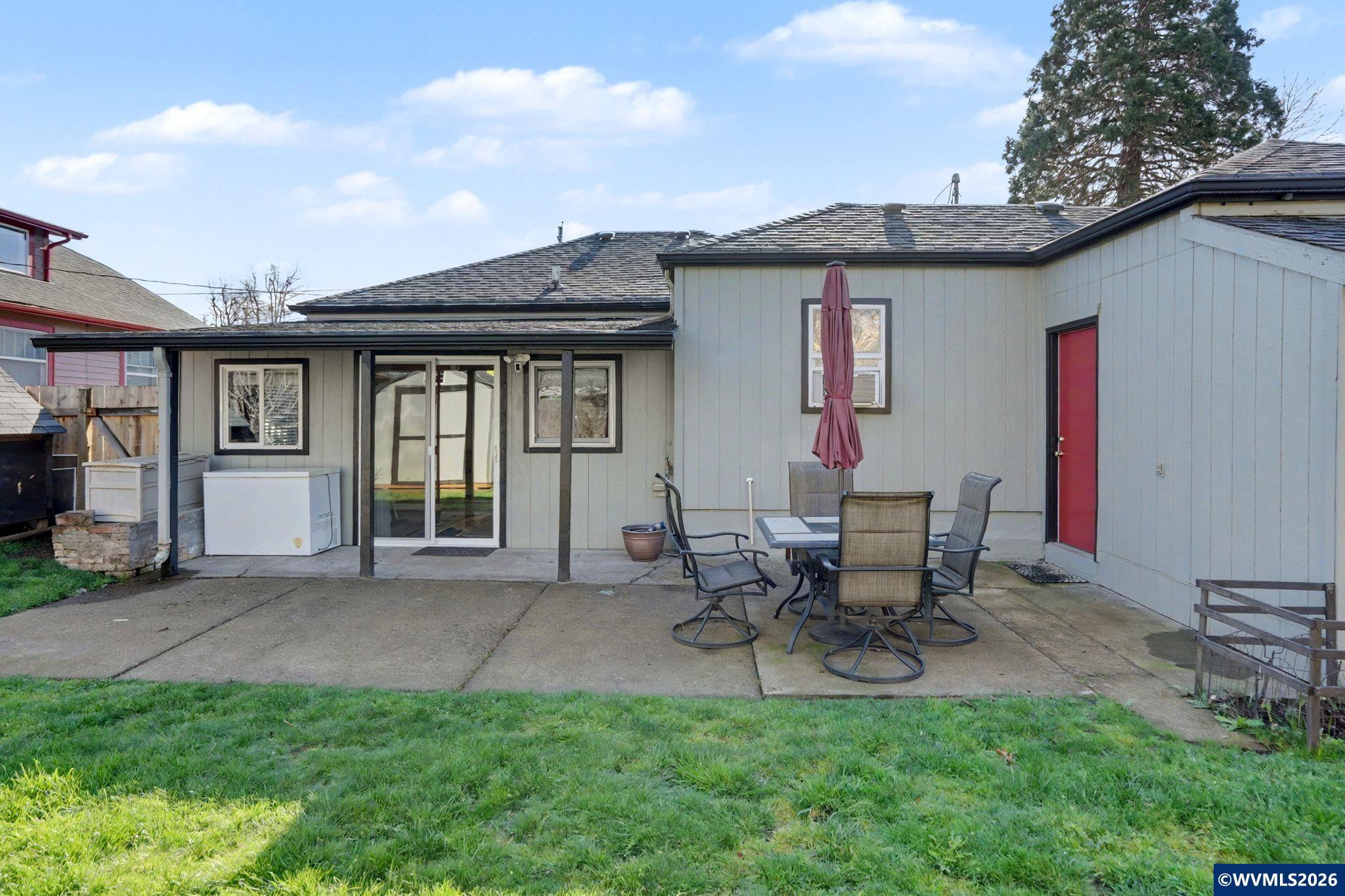 345 23rd Street Northeast Salem, OR 97301 - Photo 35 of 39