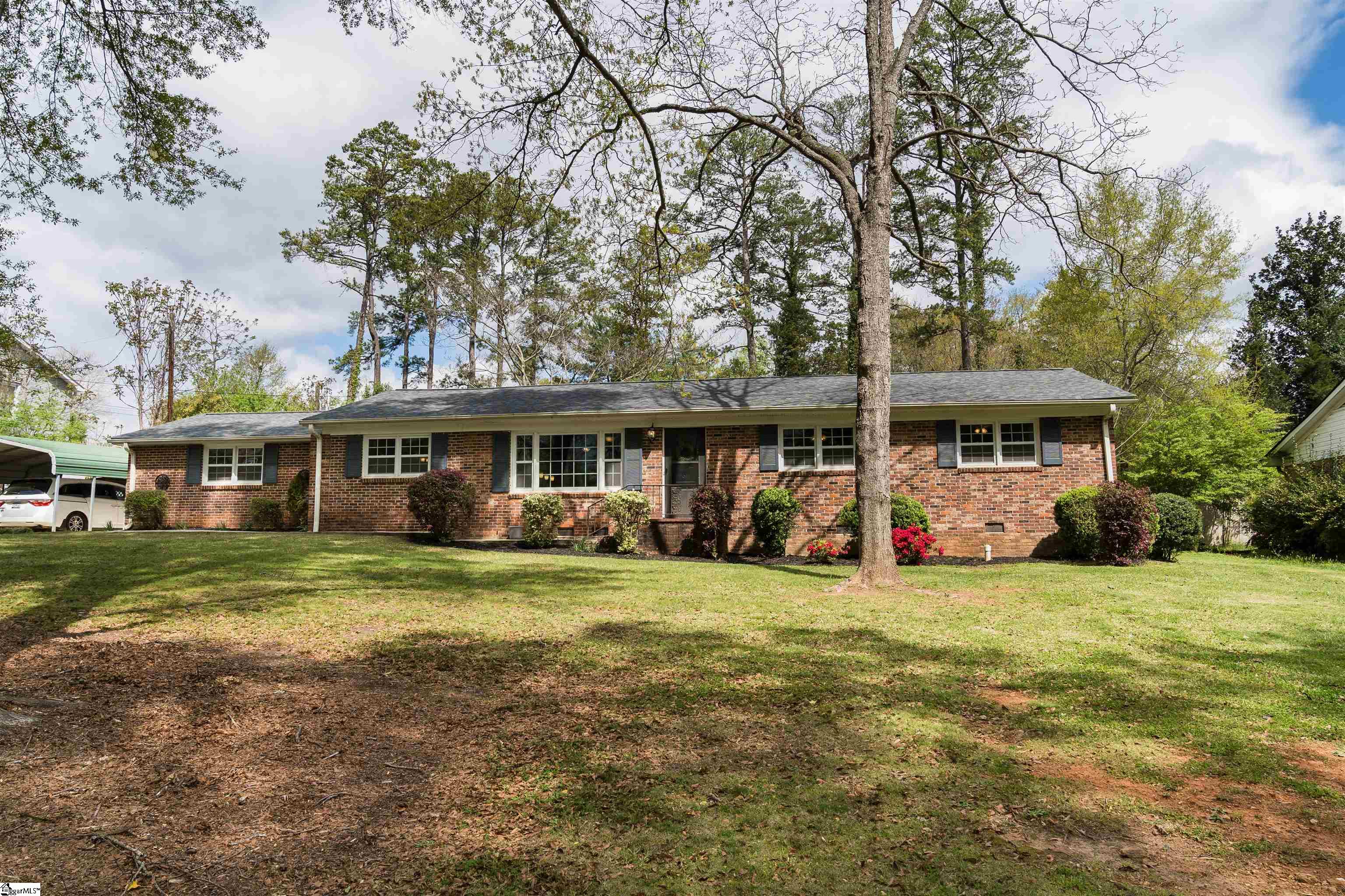 117 Dover Road Spartanburg, SC 29301 - Photo 1 of 32 Gallery Image 1