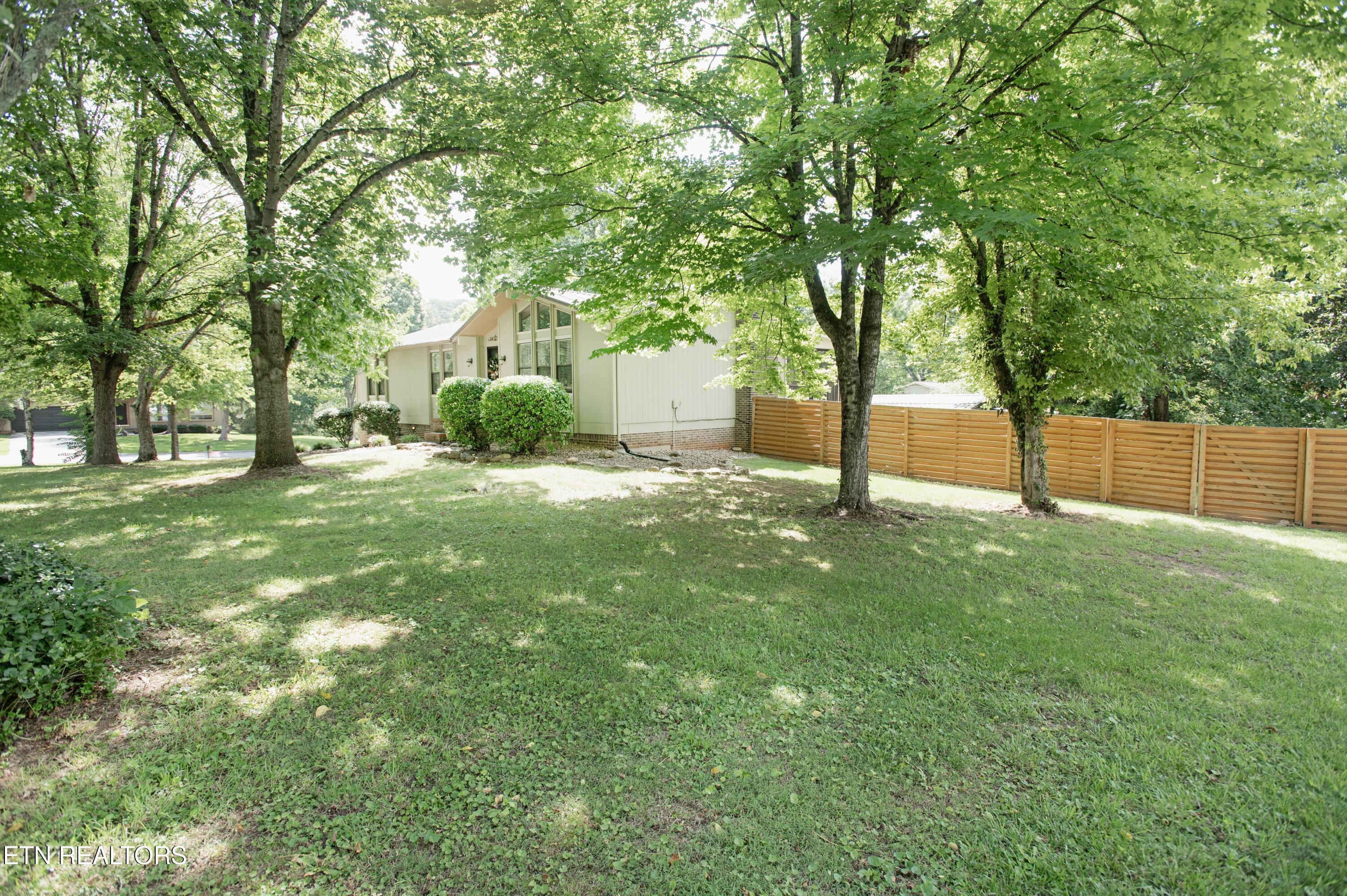 1241 Court Field Road Knoxville, TN 37922 - Photo 5 of 49 A3 (18)