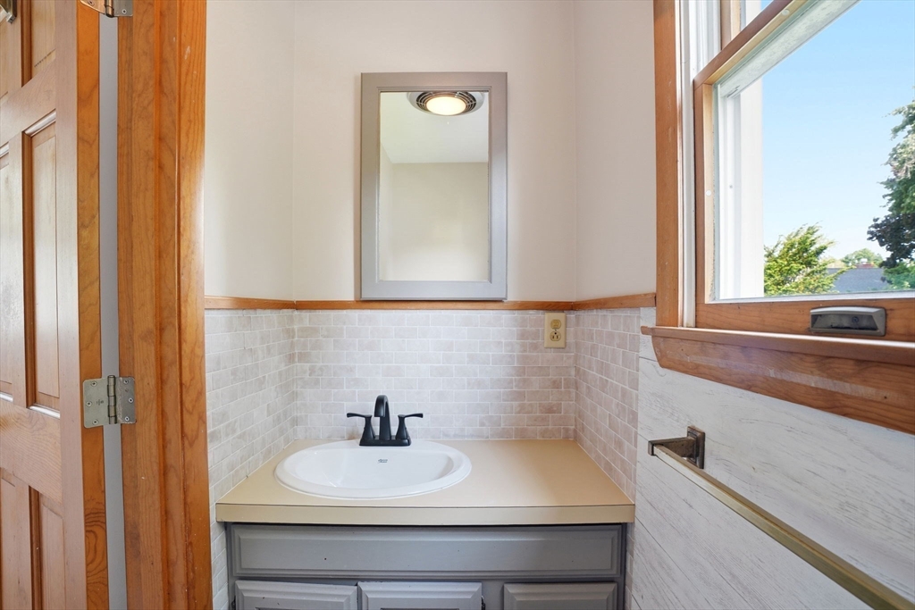 7 Beebe Lane Wakefield, MA 01880 - Photo 26 of 40