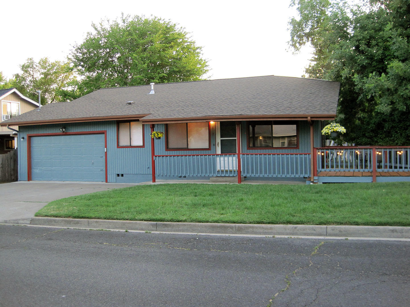 812 Crestbrook Road Medford, OR 97504 - Photo 1 of 21 812crestbrook-01