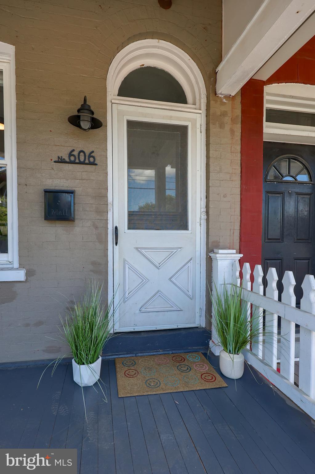 606 North Mary Street Lancaster, PA 17603 - Photo 4 of 33 a view of a entryway door of the house