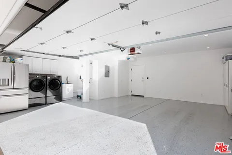 a view of a livingroom with furniture