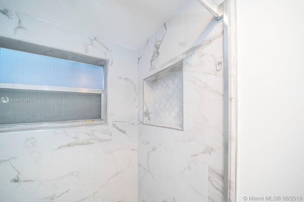 468 Saxony Way Delray Beach, FL 33446 - Photo 7 of 14 a view of room
