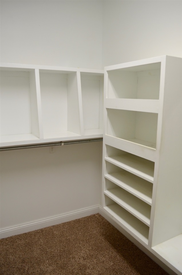 950 Edwards Avenue Fairhope, AL 36532 - Photo 9 of 42 Closet Storage