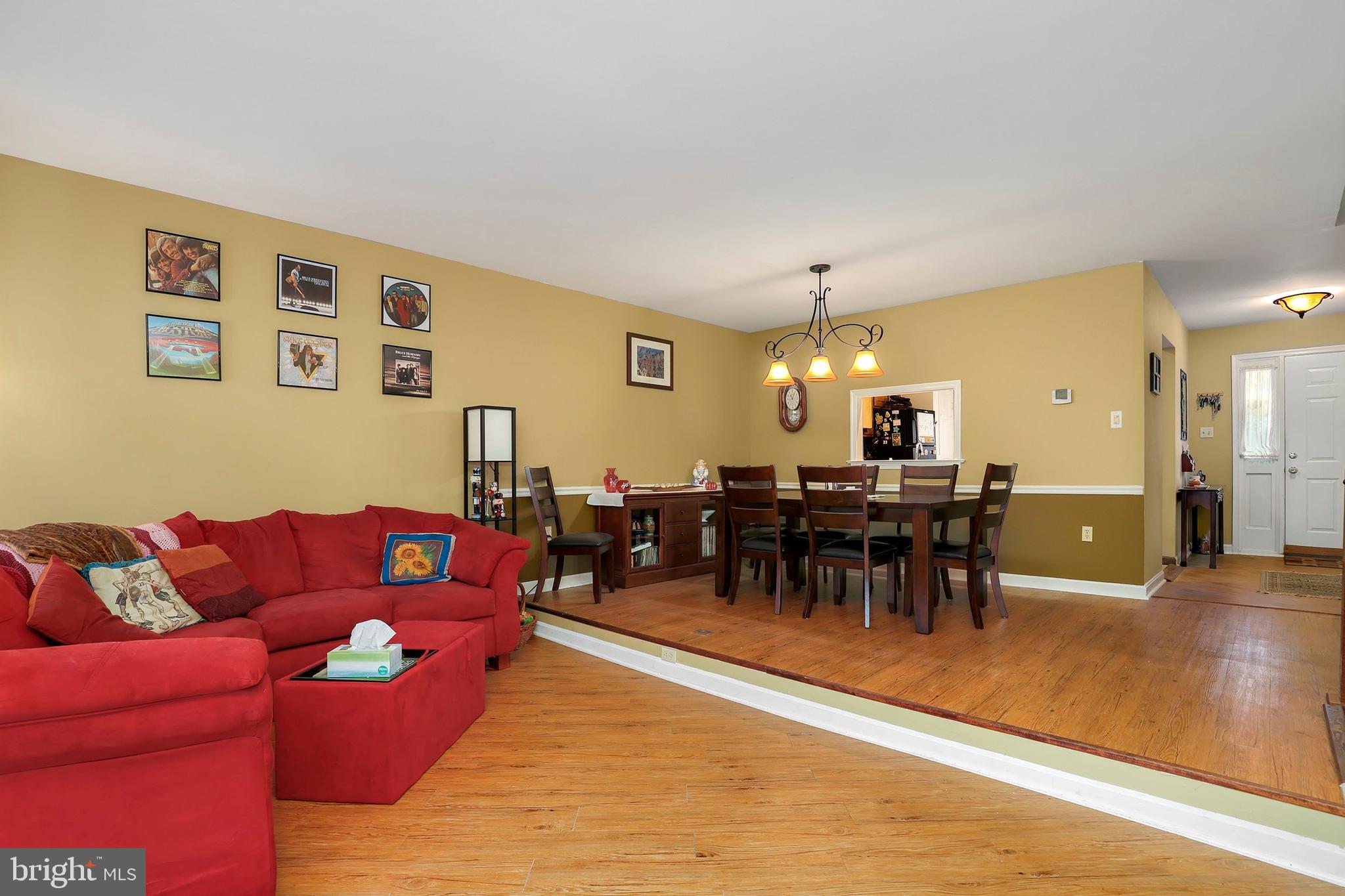 8102 Clifforest Drive Springfield, VA 22153 - Photo 5 of 43