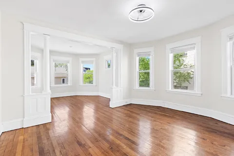 $820,000 | 19-21 Henchman Street, Worcester, MA 01605