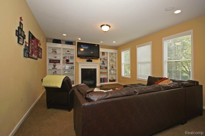 37323 Rosedale Farmington, MI 48335 - Photo 9 of 25 DSC08558.JPG