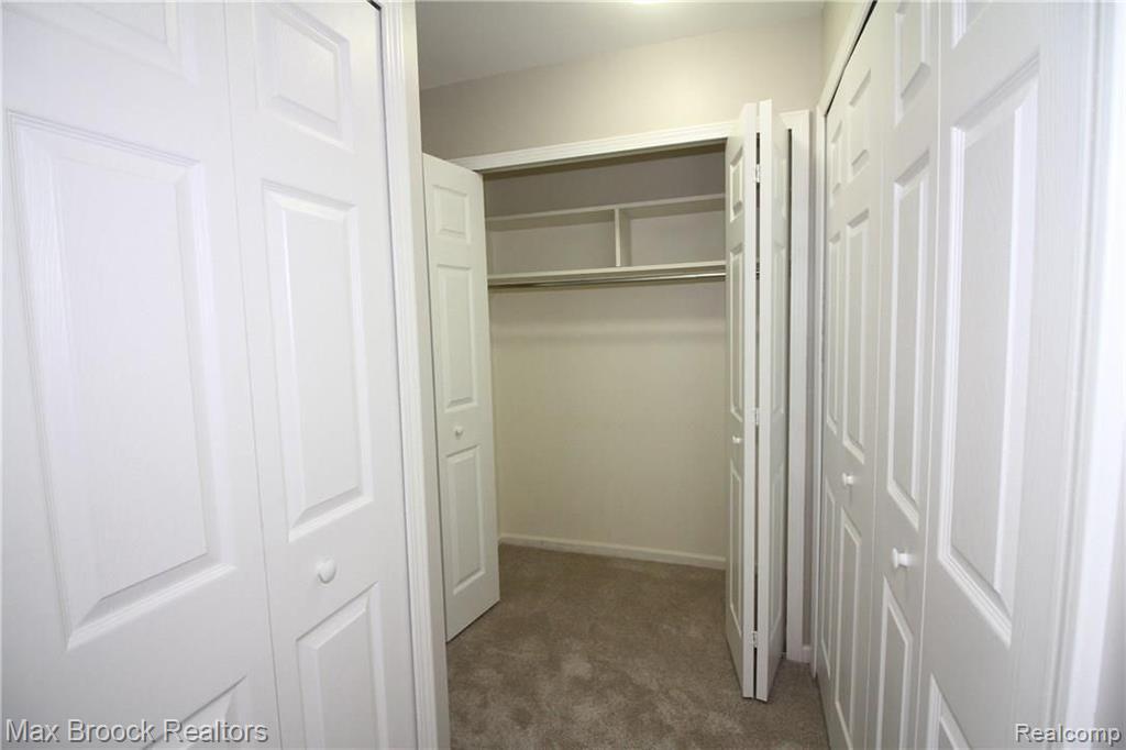 29676 Middlebelt Road Farmington Hills, MI 48334 - Photo 22 of 34