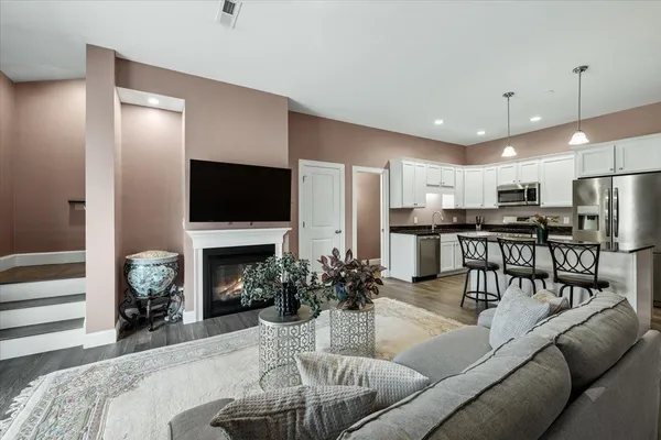 $385,000 | 11 Callaway Drive, Unit 3, Concord, NH 03301