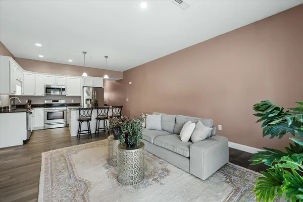 $385,000 | 11 Callaway Drive, Unit 3, Concord, NH 03301
