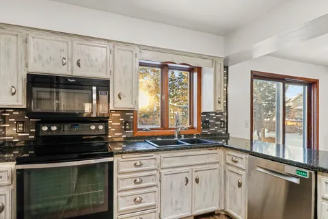 $459,999 | 1162 Crossing Ridge Trail, Sun Prairie, WI 53590