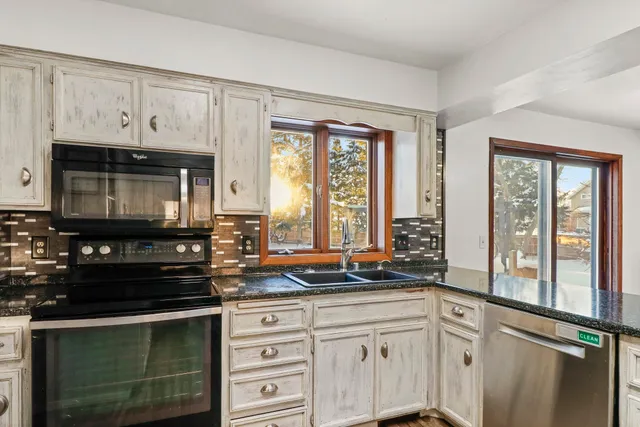 $459,999 | 1162 Crossing Ridge Trail, Sun Prairie, WI 53590