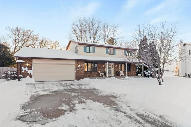 $459,999 | 1162 Crossing Ridge Trail, Sun Prairie, WI 53590