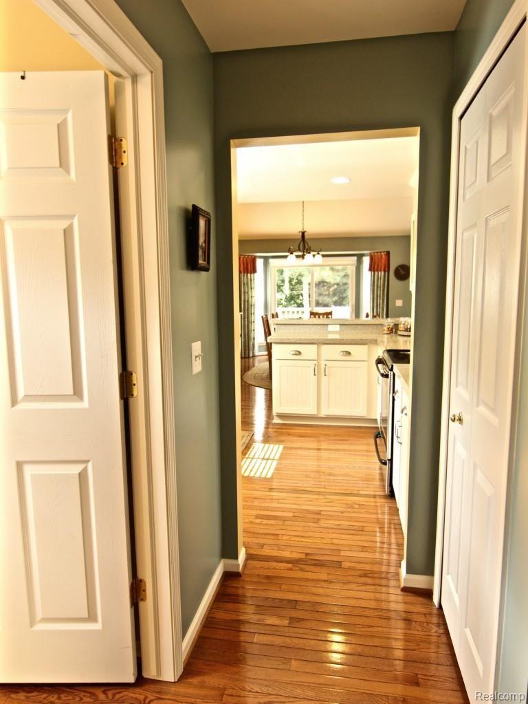 1066 Churchill Circle Rochester, MI 48307 - Photo 56 of 56 IMG_2704.jpg