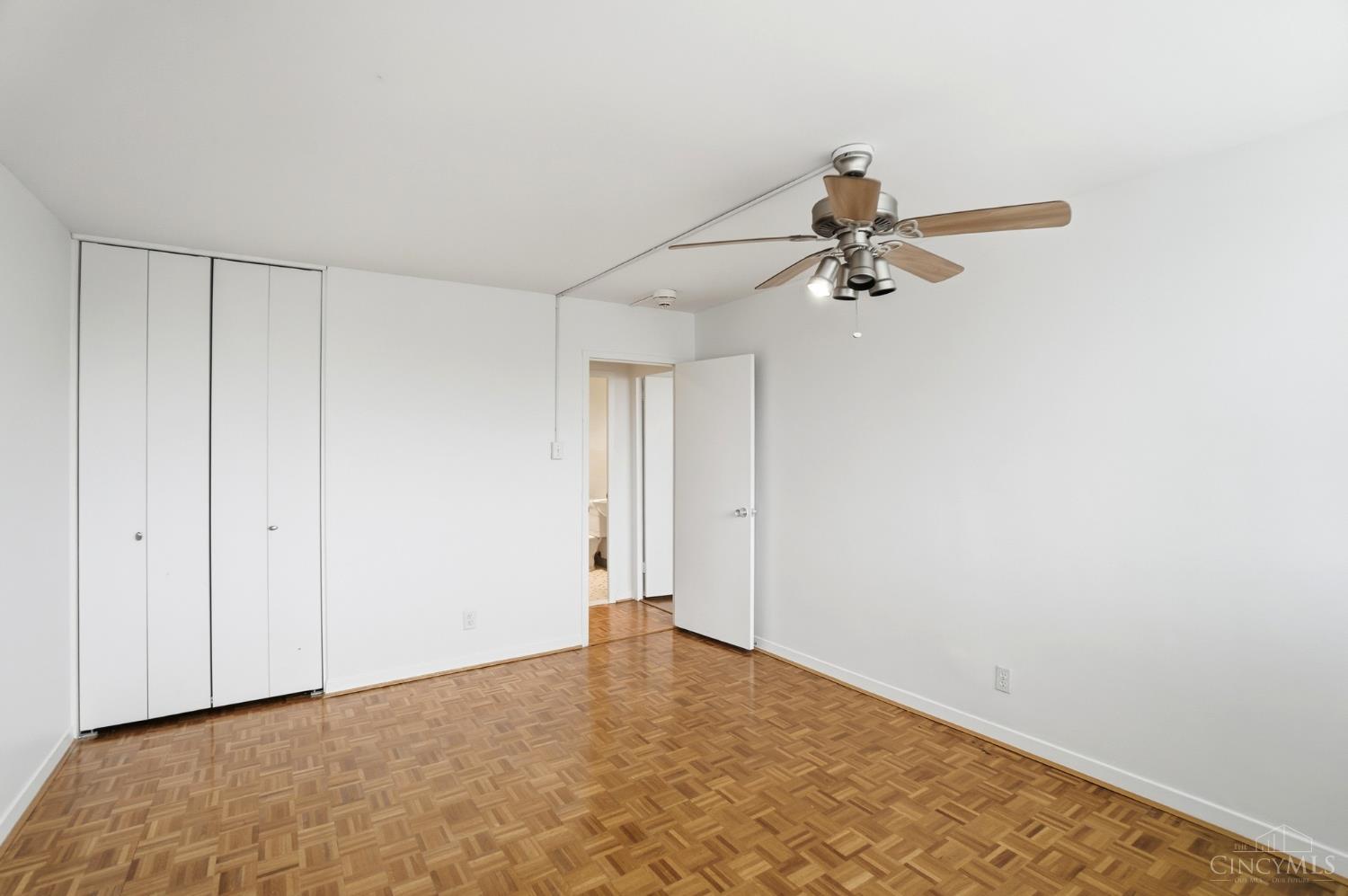 2324 Madison Road, Unit 403 Cincinnati, OH 45208 - Photo 29 of 40