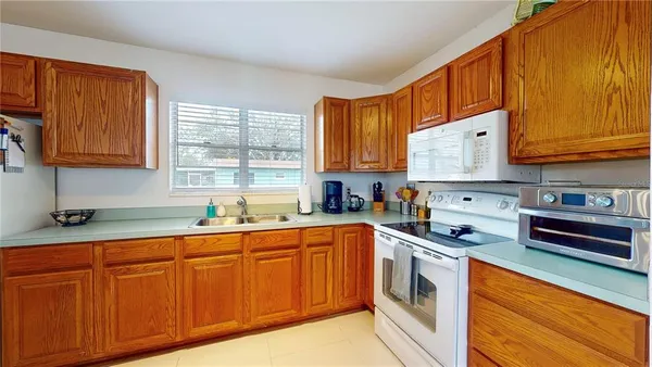 $2,200 | 4728 West Bay Avenue, Tampa, FL 33616