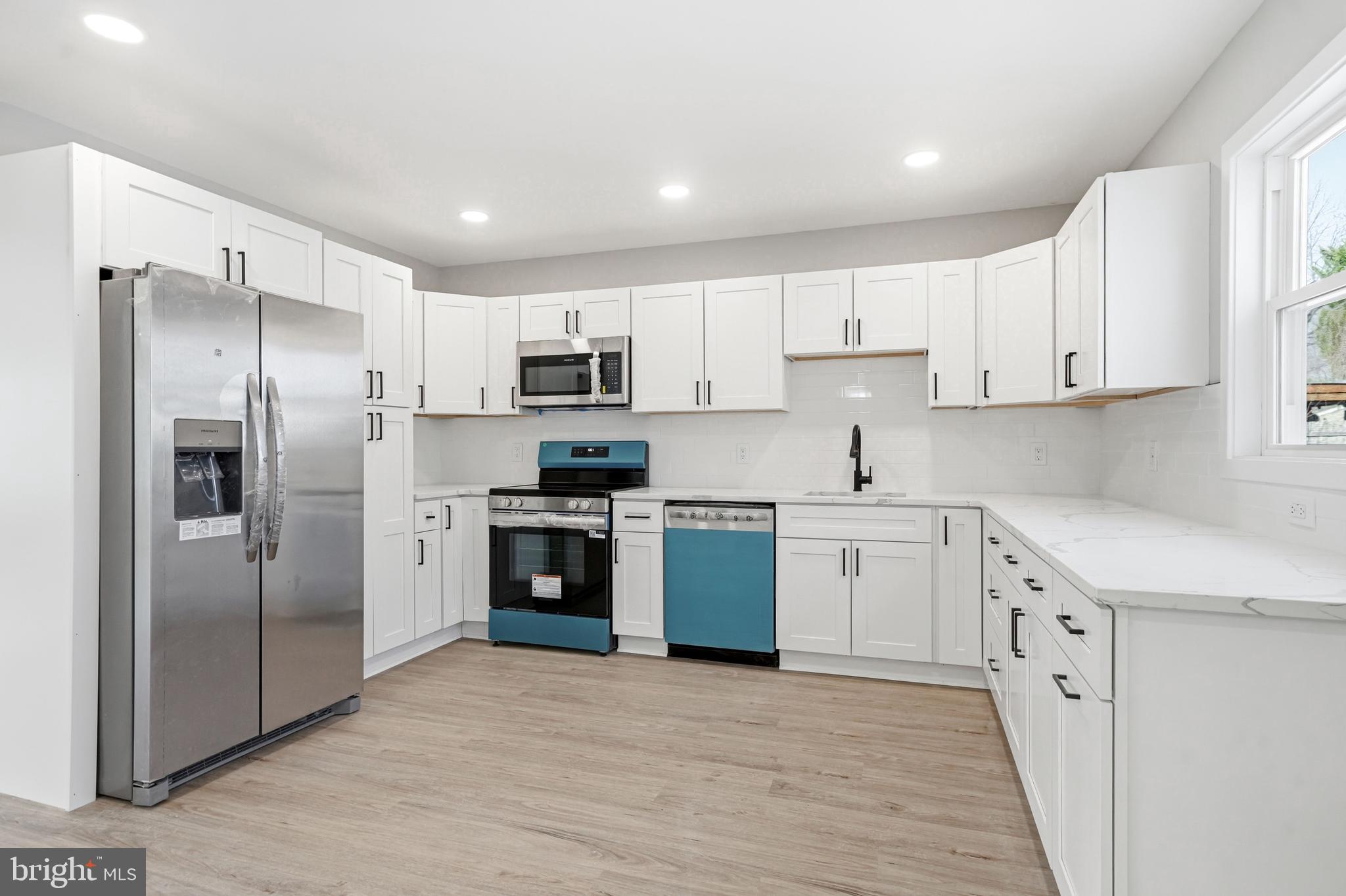 8 Greenbrook Drive Marlton, NJ 08053 - Photo 11 of 33