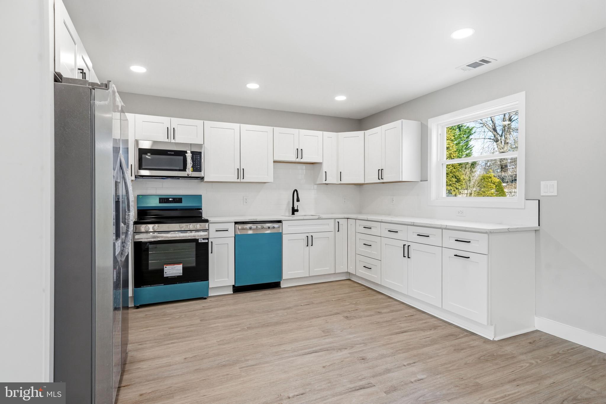 8 Greenbrook Drive Marlton, NJ 08053 - Photo 9 of 33