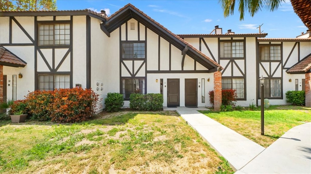1013 West Linden Street, Unit 11 Riverside, CA 92507 - Photo 1 of 1 Gallery Image 1