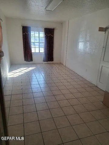 $500 | 905 Northeast Camp Street, Fabens, TX 79838