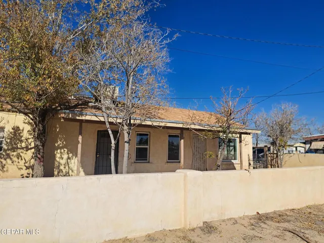 $500 | 905 Northeast Camp Street, Fabens, TX 79838