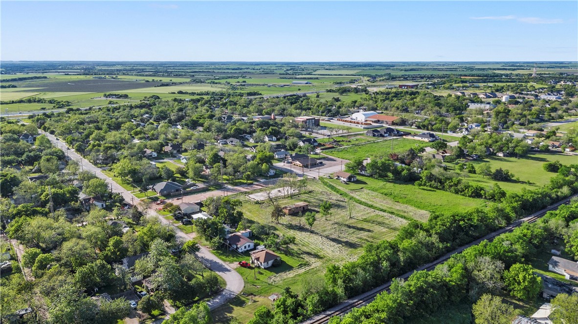 702 Reagan Street North West, TX 76691 - Photo 5 of 9