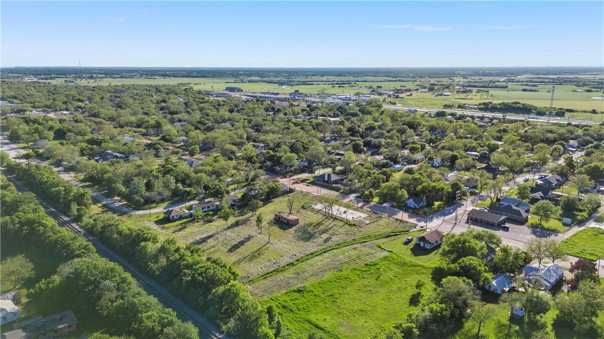 702 Reagan Street North West, TX 76691 - Photo 7 of 9