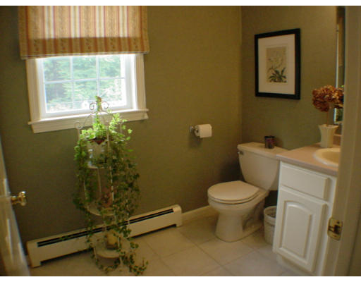 41 Downs Road Douglas, MA 01516 - Photo 17 of 21 Gallery Image 17