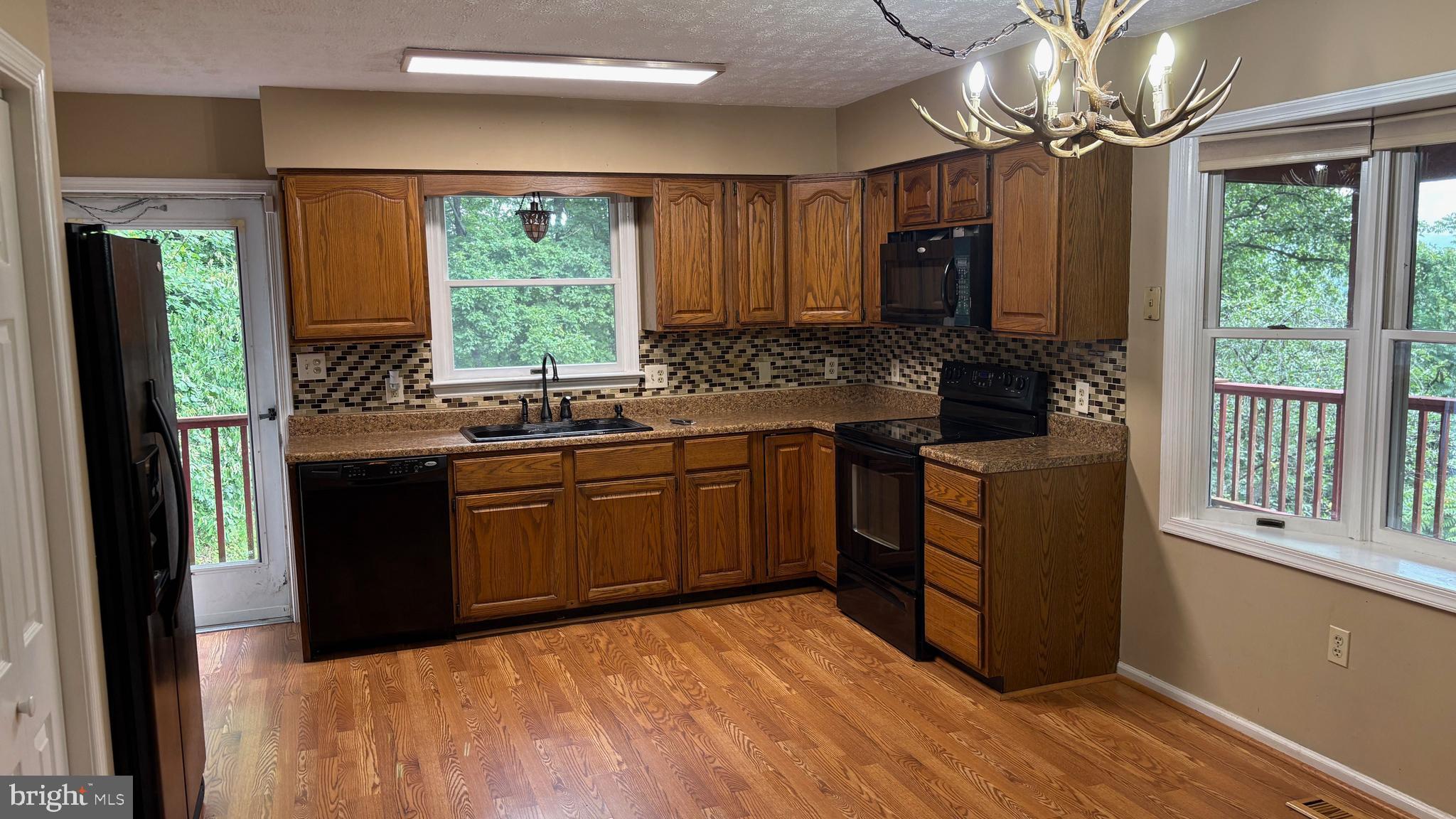 287 Blackthorne Road Stanley, VA 22851 - Photo 5 of 35 Kitchen