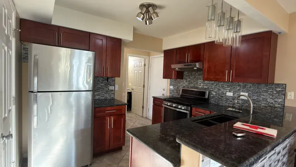 $3,100 | 8114 160th Street, Tinley Park, IL 60477