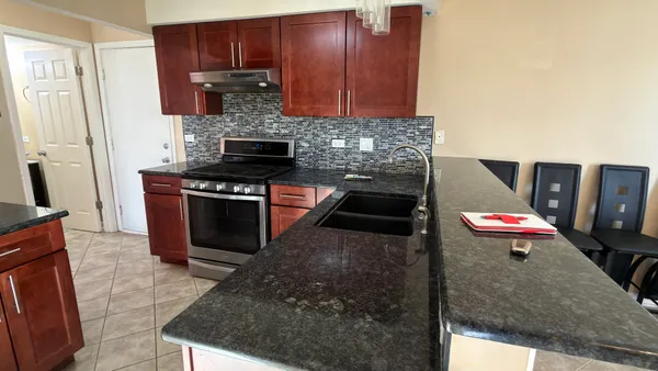 $3,100 | 8114 160th Street, Tinley Park, IL 60477