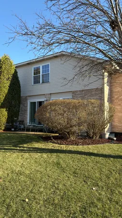 $3,100 | 8114 160th Street, Tinley Park, IL 60477