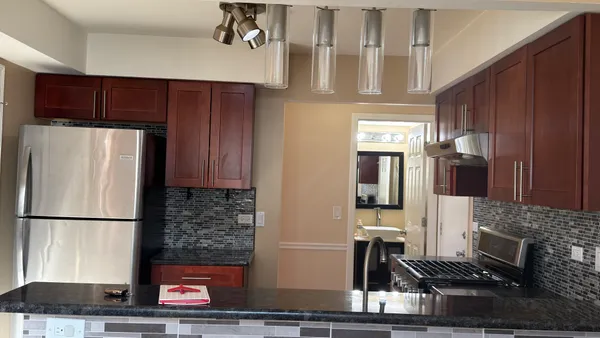 $3,100 | 8114 160th Street, Tinley Park, IL 60477