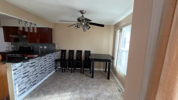 $3,100 | 8114 160th Street, Tinley Park, IL 60477