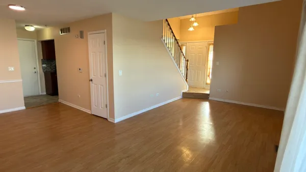 $3,100 | 8114 160th Street, Tinley Park, IL 60477