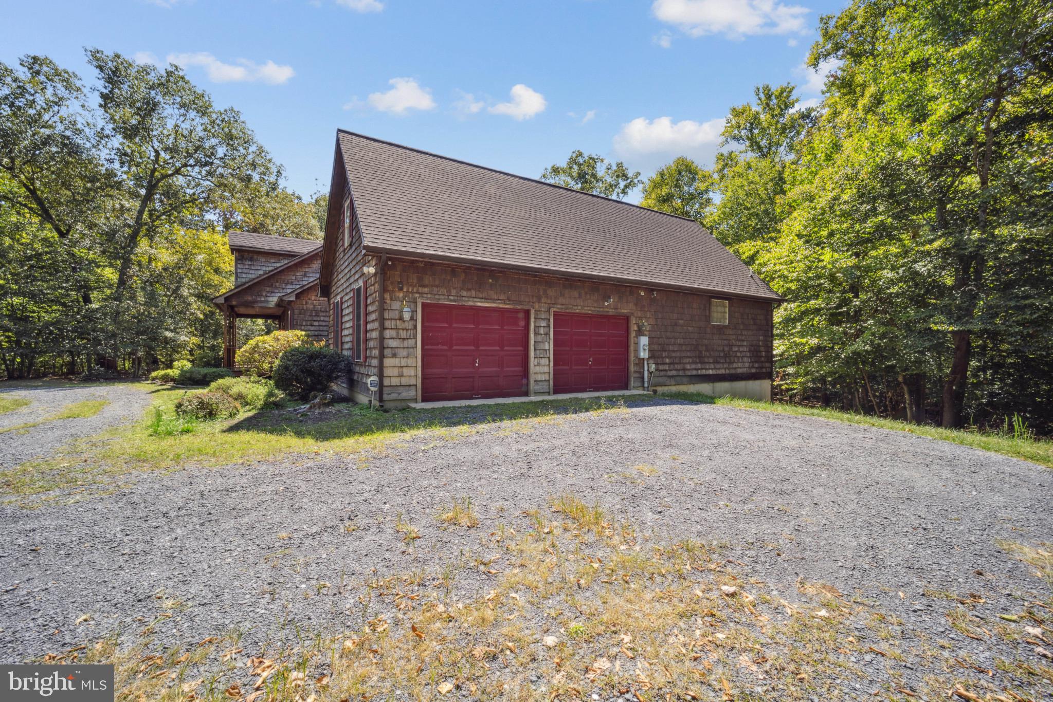 15003 Reserve Road Accokeek, MD 20607 - Photo 3 of 40 Double car garage plus a third car garage in the b