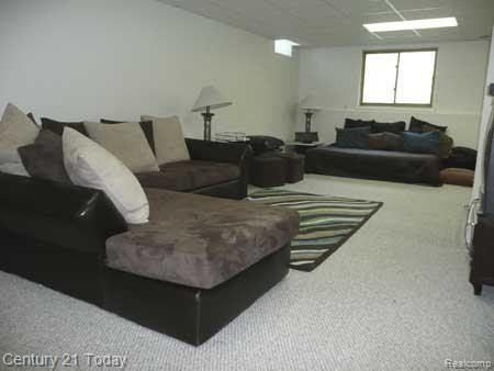 7415 Rafford Lane West Bloomfield, MI 48322 - Photo 21 of 25 Rafford 016