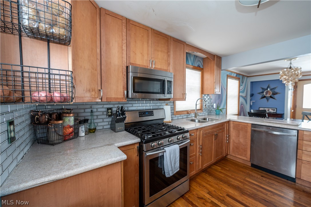 6520 Ridgewood Lakes Drive Parma, OH 44129 - Photo 13 of 34 ATR Microwave